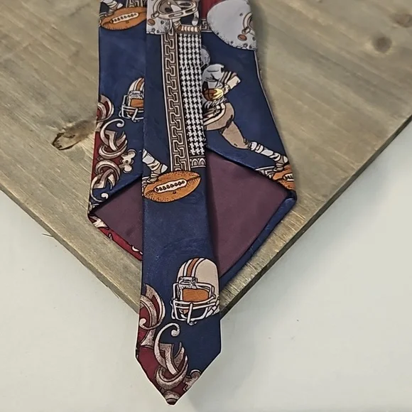 Cornerstone Vintage Football Tie. - Picture 7 of 8
